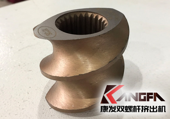 康發(fā)雙螺桿擠出機(jī)新一代螺紋套現(xiàn)已批量生產(chǎn)，請(qǐng)認(rèn)準(zhǔn)scjx激光防偽商標(biāo)。