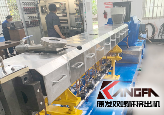 橡塑機(jī)械、橡塑原材料及化工助劑、輔助加工設(shè)備等行業(yè)盛會。2019深圳國際橡塑工業(yè)展（9月23-25日）。國內(nèi)外雙螺桿擠出機(jī)、橡塑行業(yè)上下游企業(yè)拓展市場的絕佳選擇！
