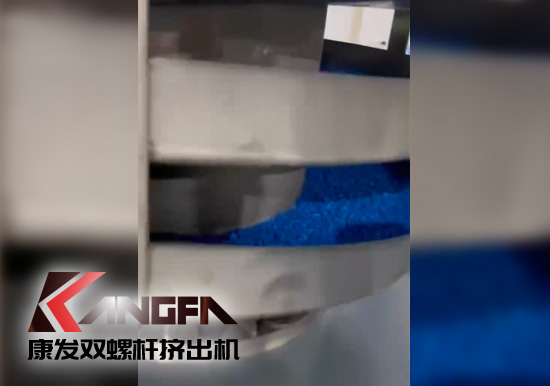 JSH雙階式85/200單、雙螺桿造粒機(jī)電纜料生產(chǎn)線試機(jī) 產(chǎn)量達(dá)1.5噸/每小時