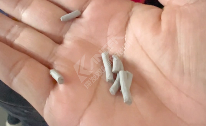 康發(fā)雙螺桿造粒機小型試驗機又開始轉(zhuǎn)動啦！