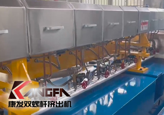 康發(fā)雙螺桿造粒機(jī)生產(chǎn)車間戰(zhàn)酷暑，保生產(chǎn)視頻剪輯。新的一月，新的一天，努力工作，努力生活！加油康發(fā)人！